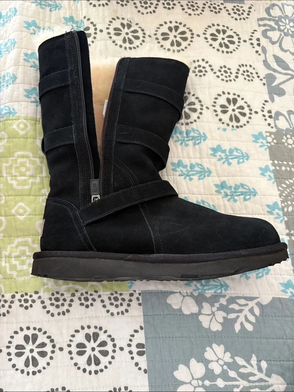 UGG K Maddi II Kids Black Buckle Boots